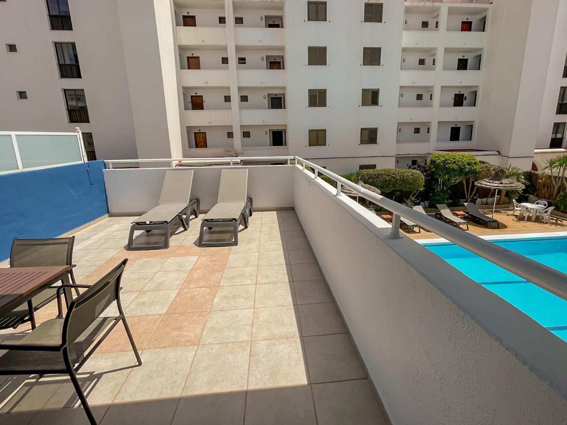 Apartamentos Cel Blau ซานตาเอวเลเรียเดสริว ภายนอก รูปภาพ