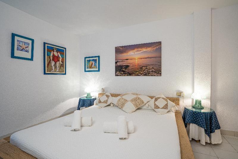 Apartamentos Cel Blau ซานตาเอวเลเรียเดสริว ห้อง รูปภาพ