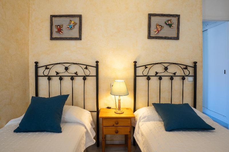 Apartamentos Cel Blau ซานตาเอวเลเรียเดสริว ห้อง รูปภาพ