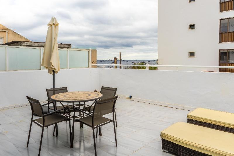 Apartamentos Cel Blau ซานตาเอวเลเรียเดสริว ห้อง รูปภาพ