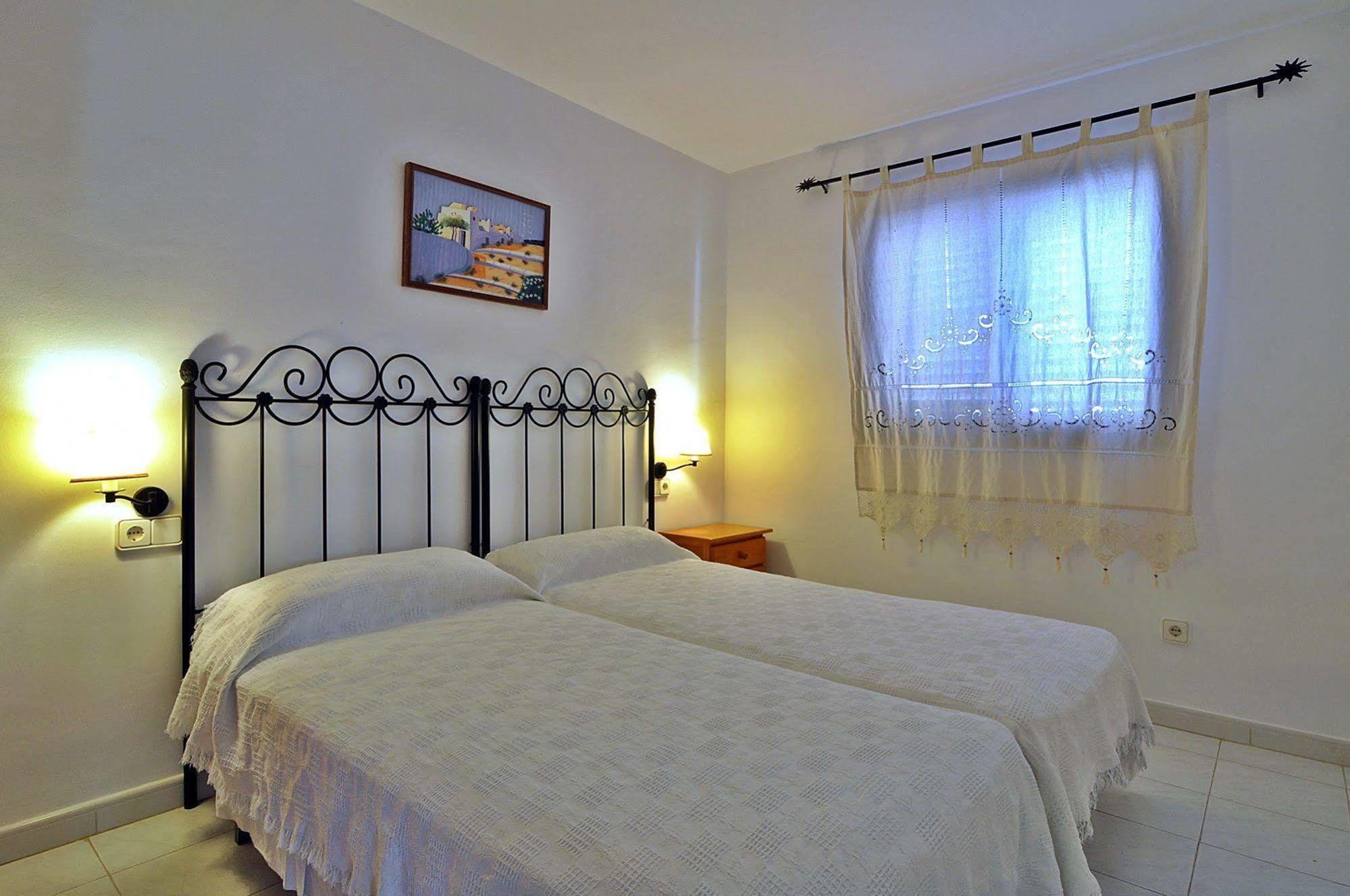 Apartamentos Cel Blau ซานตาเอวเลเรียเดสริว ภายนอก รูปภาพ